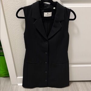 Aritzia Babaton Black Button-Up Vest